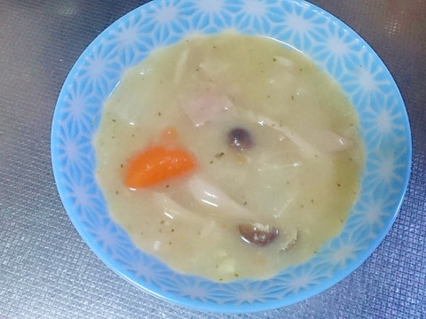 簡単に作ろう!白菜とベーコンなどのホワイトシチュー